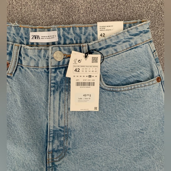 (SOLD) Zara Classic Mom Fit Jeans (10) - Picture 3 of 5